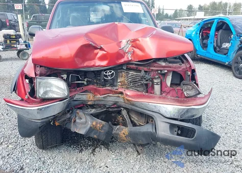 2001 Toyota Tacoma z USA, uszkodzony, nr VIN 5TEWM72N01Z843651